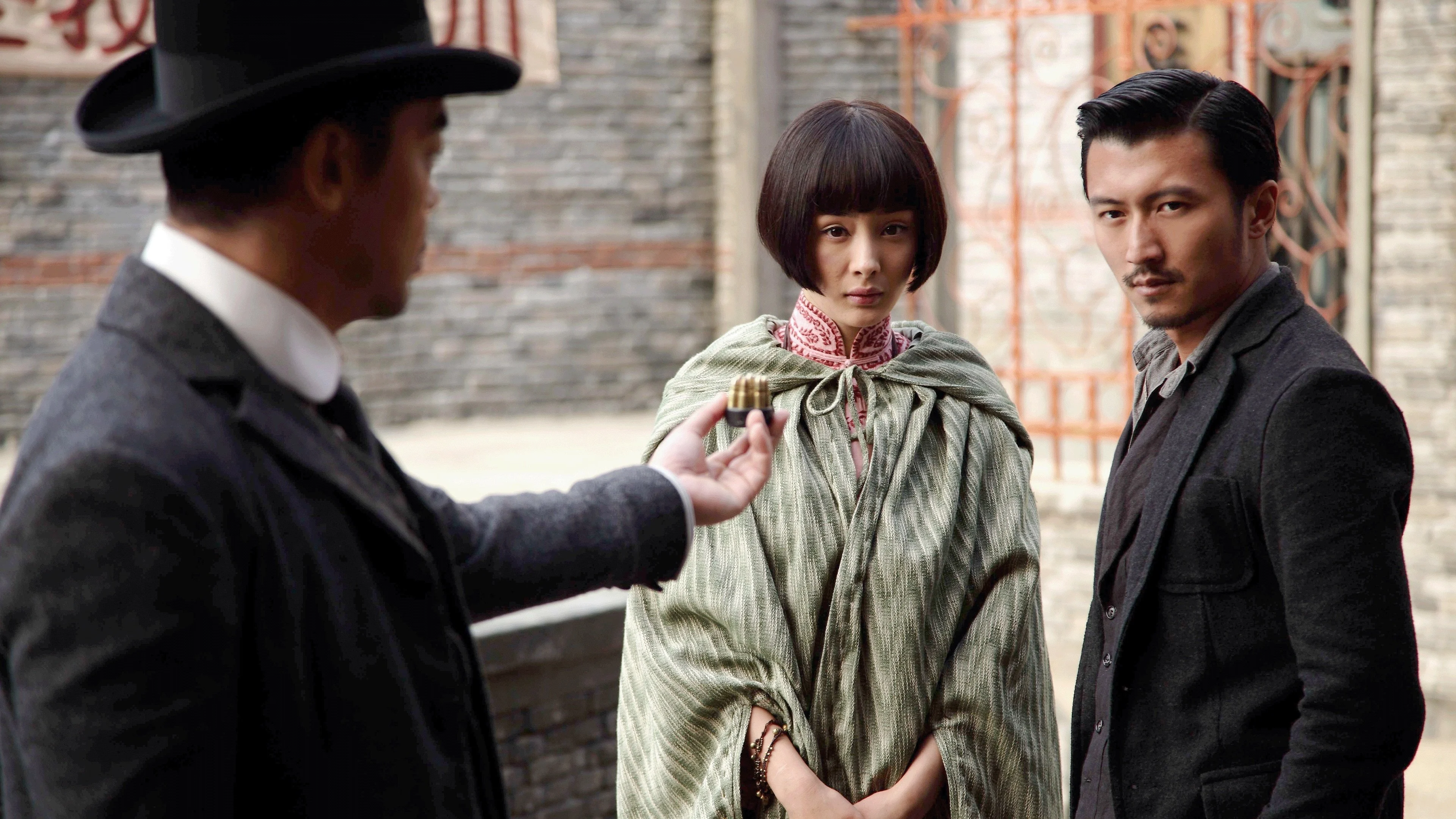 Viên đạn biến mất - The Bullet Vanishes (2012)